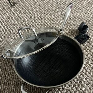 Pampered Chef 12” non stick with glass lid hex clad wok style skillet